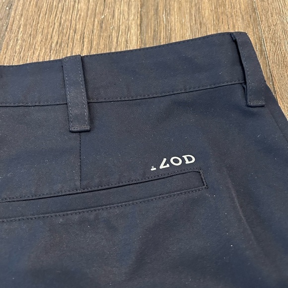 IZOD Men’s Micro Poly Classic Fit Flat Front Golf Shorts. Size 38 - Picture 7 of 9